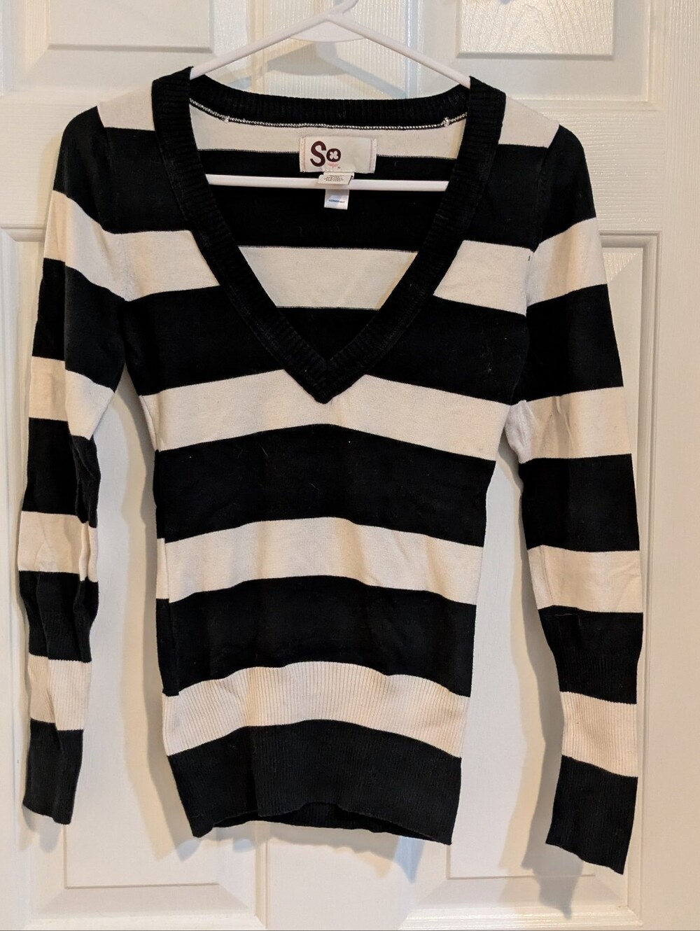 So Striped V‑Neck Long Sleeve Top in Black and White